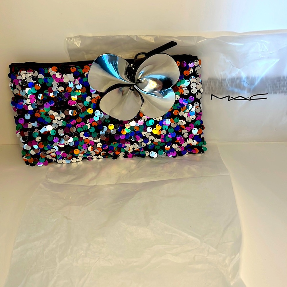 NWT MAC Shinny Pretty Things Clutch Makeup Bag